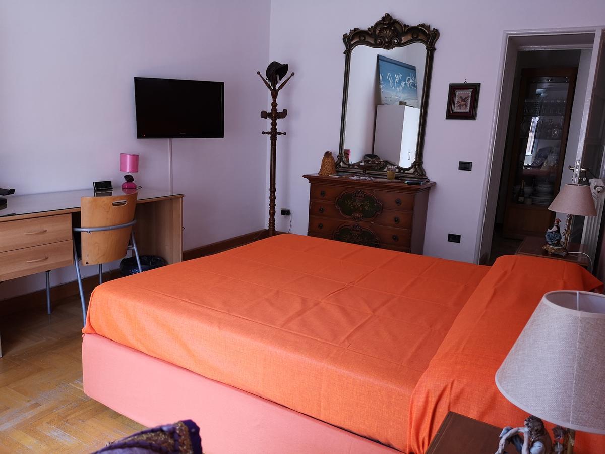 B&B Smiling Наполи Екстериор снимка